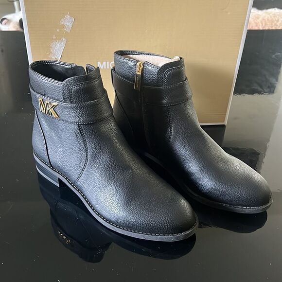 NWT Michael Kors vegan black booties 7 - Picture 1 of 9